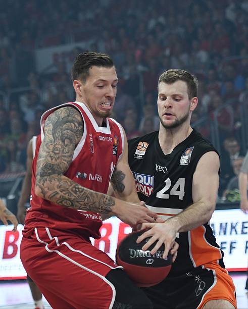 发了广泛关 发了广泛关